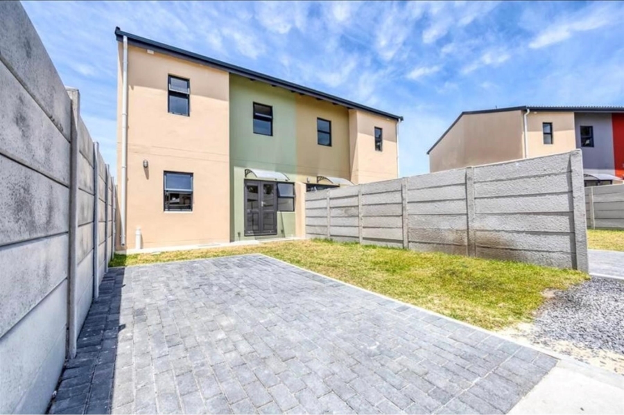 To Let 2 Bedroom Property for Rent in Austinville Western Cape